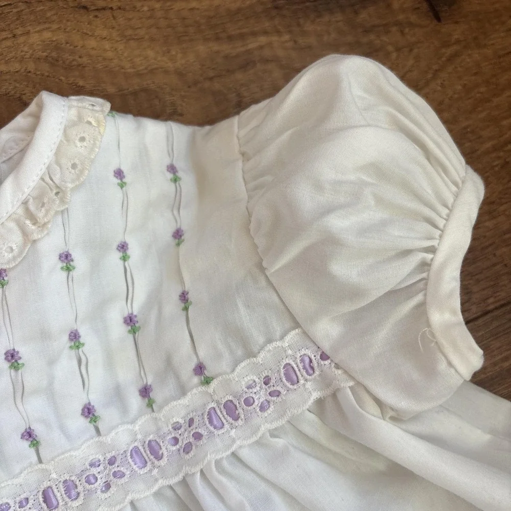 VTG Polly Flinders SZ T3 White Dress Purple Ribbon Eyelet Detail Pleats Adorable